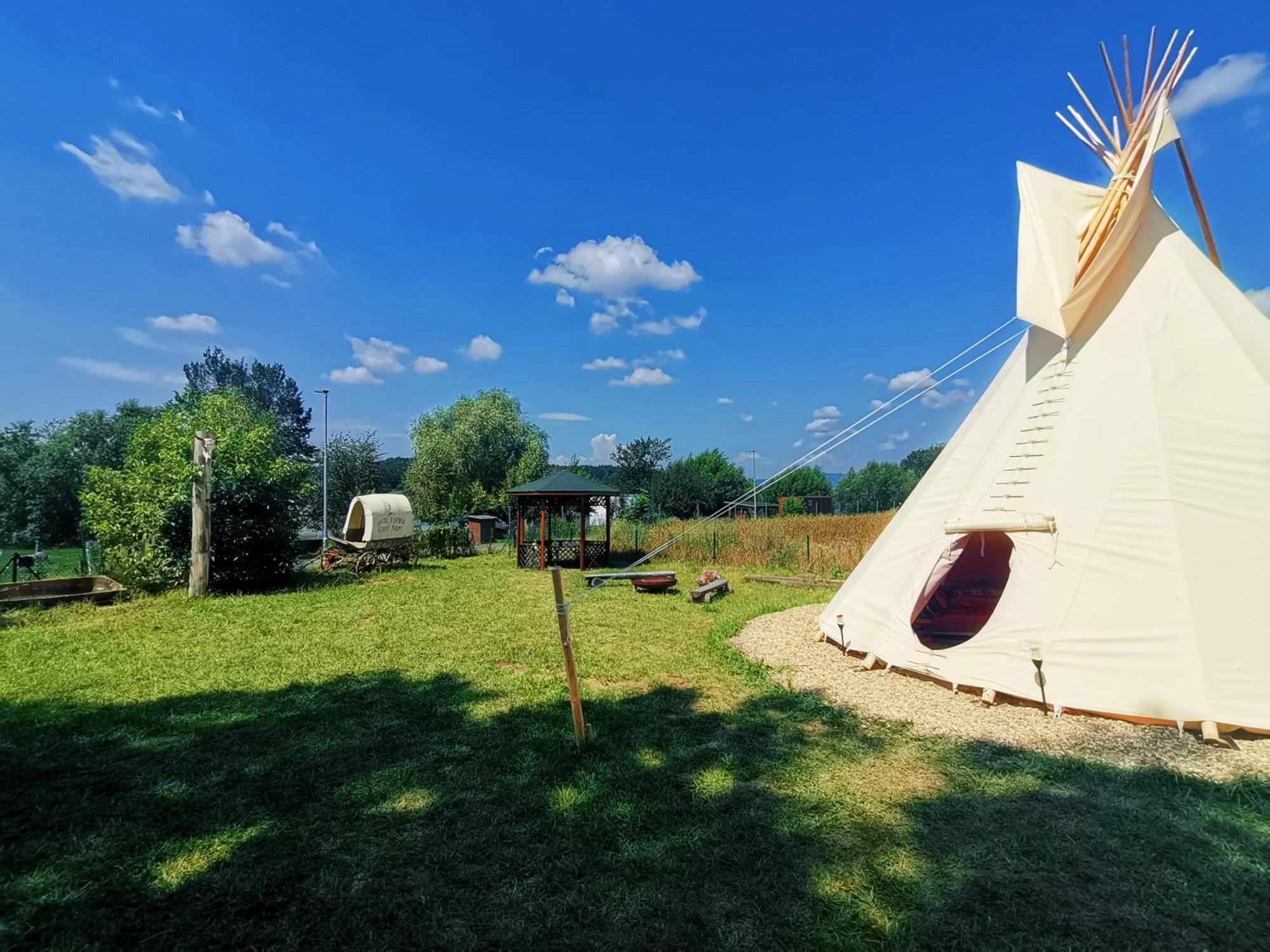 Teepee Camp Lounky Hotel Chodouny Exterior photo